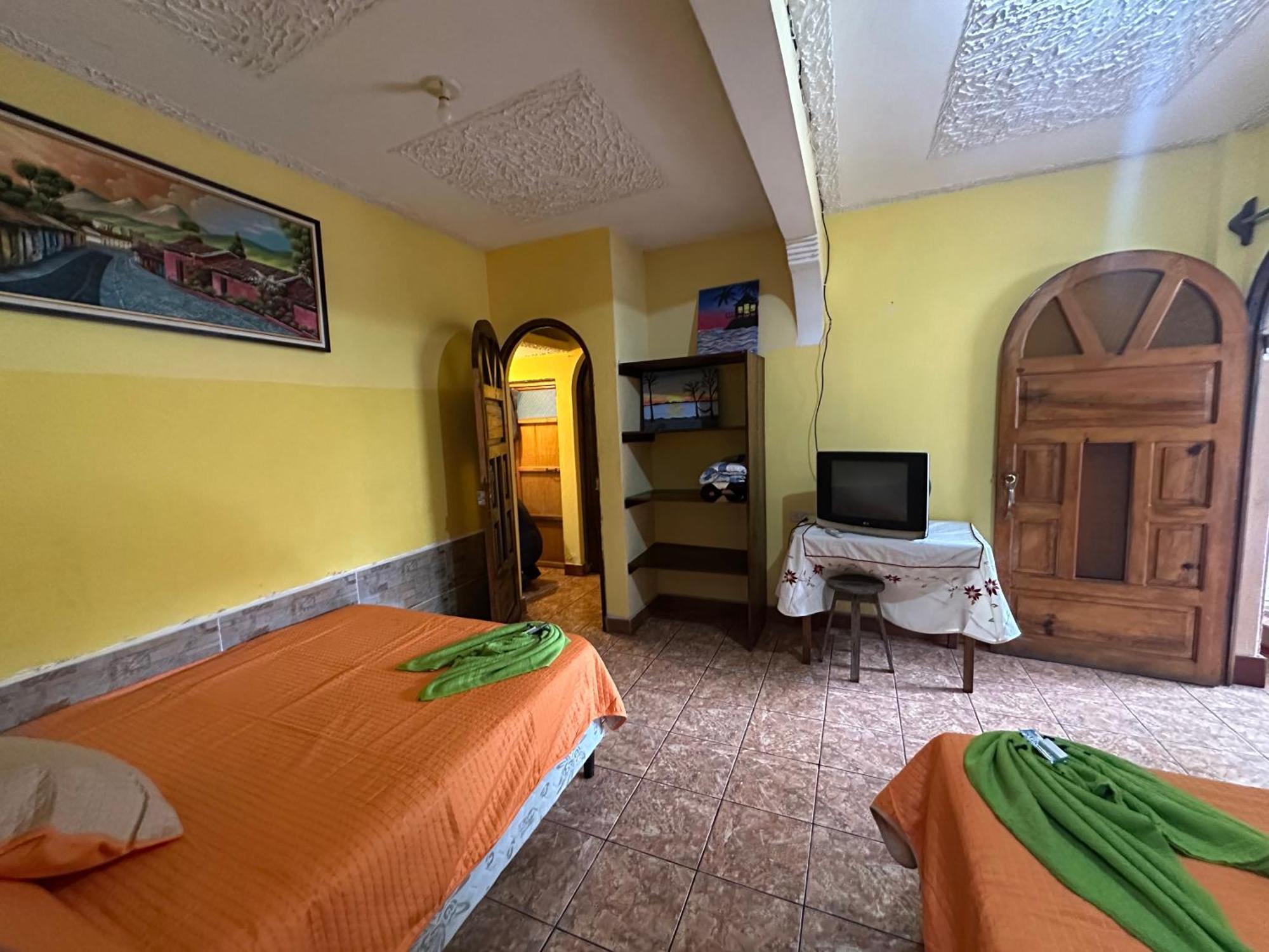 Hospedaje Gonzalez San Pedro La Laguna Dış mekan fotoğraf