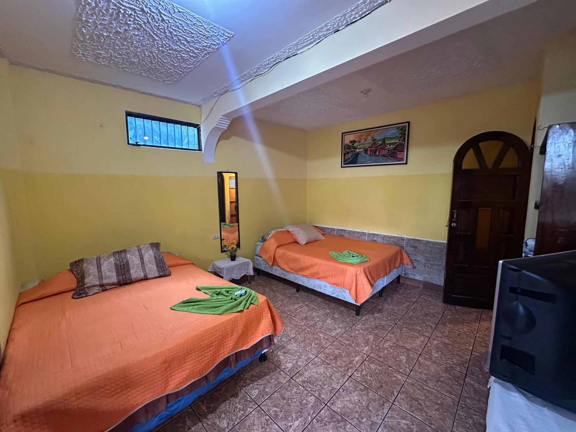 Hospedaje Gonzalez San Pedro La Laguna Dış mekan fotoğraf